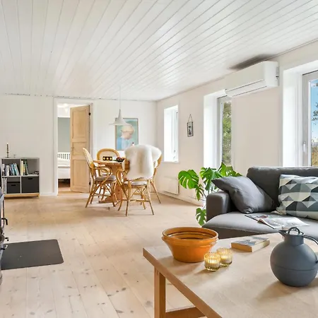 2 Bedroom Cozy In *