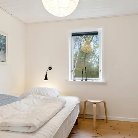 בית נופש 2 Bedroom Cozy In