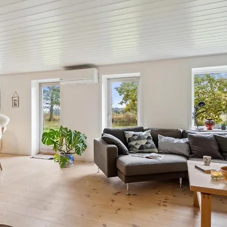 2 Bedroom Cozy In Casa de Férias *