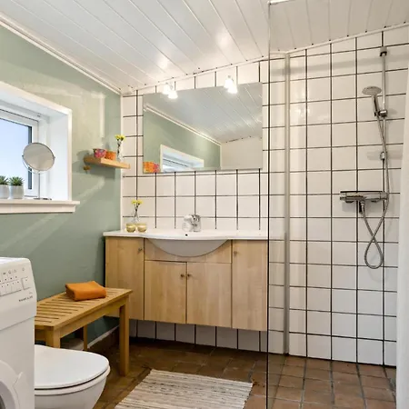 2 Bedroom Cozy In *