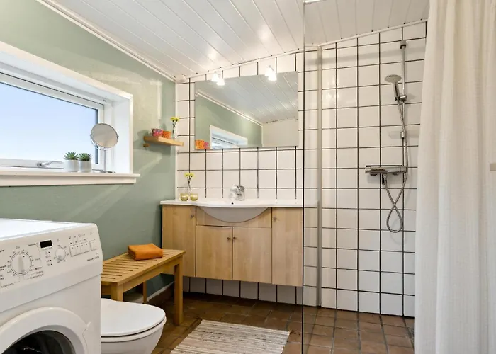 2 Bedroom Cozy In *